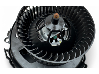 Вентилятор печки    5WC819015A, T72368C   Audi Q2 -