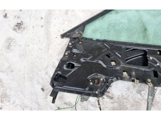 Передняя рамка дверного стекла    Audi 80 90 S2 B4