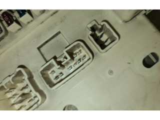   Pojistková skříňka 8273360032   Toyota Land Cruiser (J100) 2001
