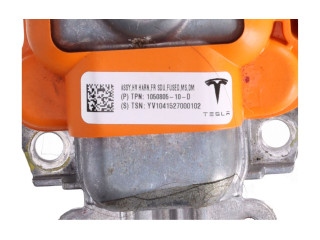   Pojistková skříňka 1050805-10-D   Tela Model S 2015