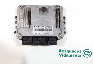 Блок управления двигателем Блок управления 8200512196, 0281011530   Nissan Primastar
