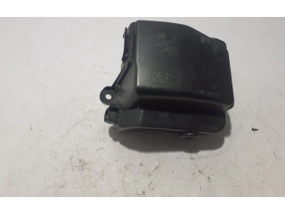 Блок предохранителей  243803298R   Renault Arkana    