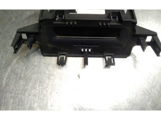 Дисплей    8200350498A   Renault Megane II