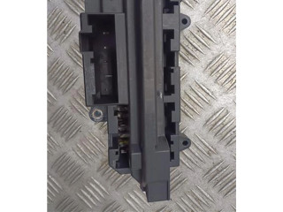   Pojistková skříňka 61136900, 61136900   BMW 7 E65 E66 2008