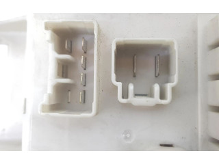   Pojistková skříňka 8198050030, 0665004650   Toyota Land Cruiser (J120) 2004