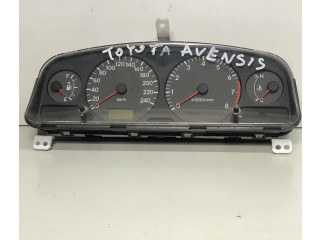 Přístrojová deska  Toyota Avensis T220 2002   