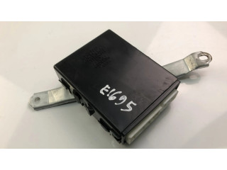 Блок управления 8922550010   Lexus LS 400