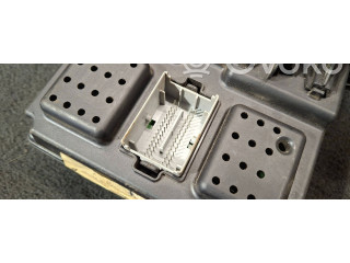   Pojistková skříňka 30728542, 05W365   Volvo S60 2007