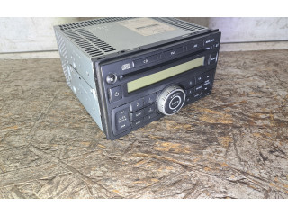 Радио/ проигрыватель CD/DVD / навигация