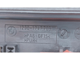 Крышка блока предохранителей 1747703, 12901747703   BMW 7 E38    