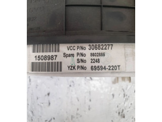 Přístrojová deska  Volvo V70 2005 30682277, 69594220T  