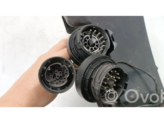   Pojistková skříňka 12631735752   BMW 5 E34 1993