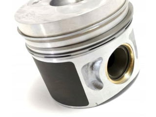 Píst 038107065HT   Audi A4 S4 B5 8D     