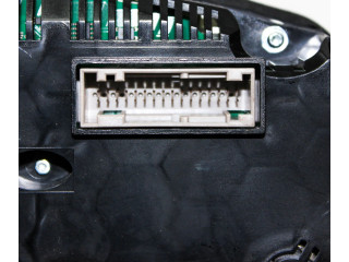 Панель приборов 8R0920981N   Audi Q5 SQ5       