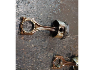Píst 11251437176   BMW 3 E46    M43B19 194E1 