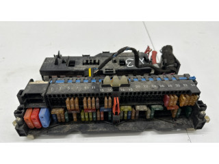 Блок предохранителей 8364542   BMW X3 E83    