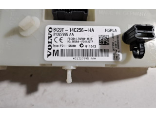   Pojistková skříňka 31327995   Volvo V60 2014