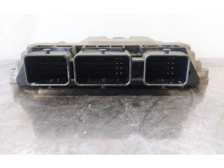 Блок управления двигателем ECU    8200527725   Renault Megane II
