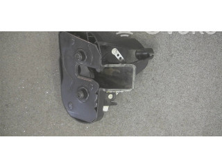 Замок багажника     Volkswagen Caddy 2004 - 2010 года