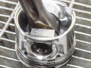 Píst 0628V1, 060392   Peugeot 308  pro naftový motor 1.6 9HX (DV6ATED4) 