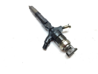 Vstřikovač 2367030400, 05M17127   Toyota Land Cruiser (J150)     