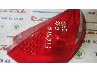 Задний фонарь  8A6113A603AB    Ford Fiesta   2009-2012 года