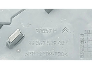 Передняя решётка Citroen C5 2001-2004 года 9636751980      