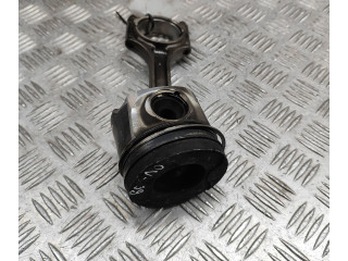 Píst 31339777, 31401216   Volvo V60     