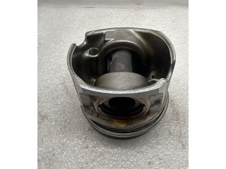 Поршень  11258584899, 8584899  BMW 5 G30 G31  