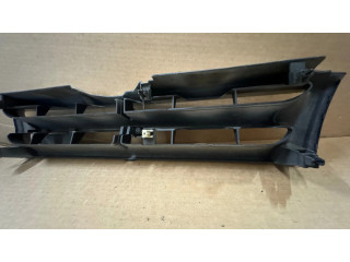 Верхняя решётка Mitsubishi Pajero 2003-2006 года MR607257      