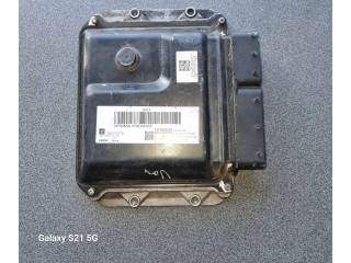 Pojistková skříňka Блок управления двигателем ECU 55575315   Opel Astra J 2010
