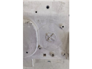 Přístrojová deska  Volkswagen PASSAT B3 1993 81117621  