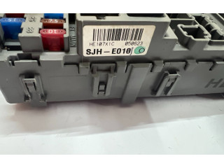 Блок предохранителей SJHE010   Honda FR-V    