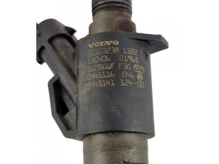 Vstřikovač 31303238, 0445116046   Volvo V60    D5204T7 