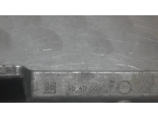Топливная рампа 90411551   Opel Calibra 2.0 