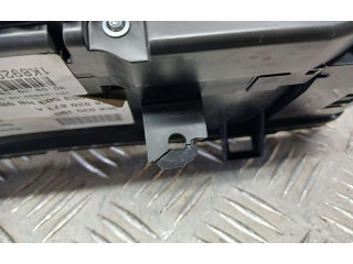 Панель приборов 1K8920871A   Volkswagen Scirocco       