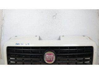 Передняя решётка Fiat Doblo 2000-2009 года 735395576      