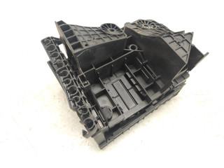 Блок предохранителей  1K0937629A, 1K0937132F   Volkswagen Golf Plus    