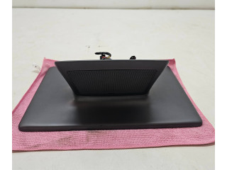 Дисплей    151677900C   Tesla Model Y