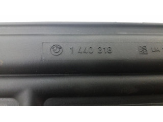 Vstřikovací lišta 1440318   BMW 3 E46  pro benzínový motor 2.2 M54 