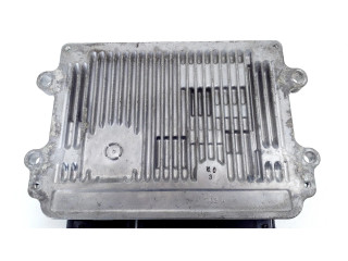 Блок управления двигателя SH1218881A, 2757005602   Mazda 3 II