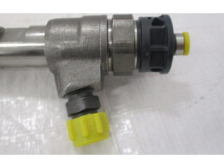 Vstřikovač 8201636333 0445110800   Nissan Almera N17     