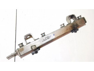 Vstřikovací lišta 6m8g9d280aa, l3g213150  060422a   Mazda 5  pro benzínový motor 2.0  