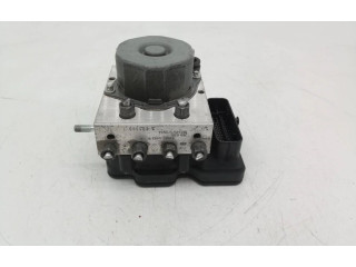 Jednotka ABS 476605492RA   Renault Sandero I 2015