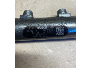 Vstřikovací lišta 55209572, 028362L4   Saab 9-3 Ver2    Z19Dt 
