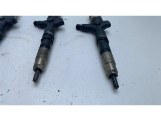 Комплект форсунок 2367030100    Toyota Hilux (AN10, AN20, AN30) для дизельного двигателя  2.5