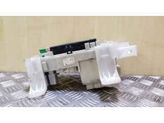 Блок предохранителей 8264102060, MB2323008531   Toyota Corolla E120 E130    