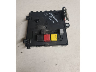 Блок предохранителей 13189924, 22FZ2D   Opel Signum    
