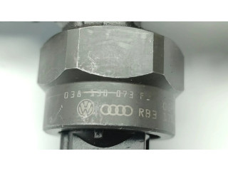 Vstřikovač 038130073F   Audi A4 S4 B5 8D  pro benzínový motor 2.8 AJM 