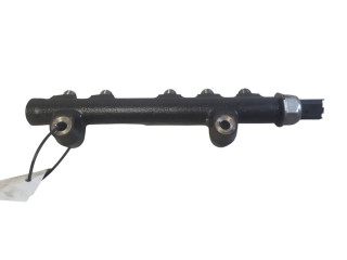Vstřikovací lišta 9685297580, 142391714   Volvo V40    D4162T 